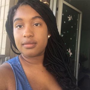 Meet your Posher, Thalia